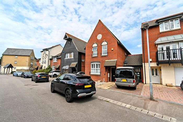 3 Bedroom Detached House For Sale In Admiralty Way, Eastbourne, BN23