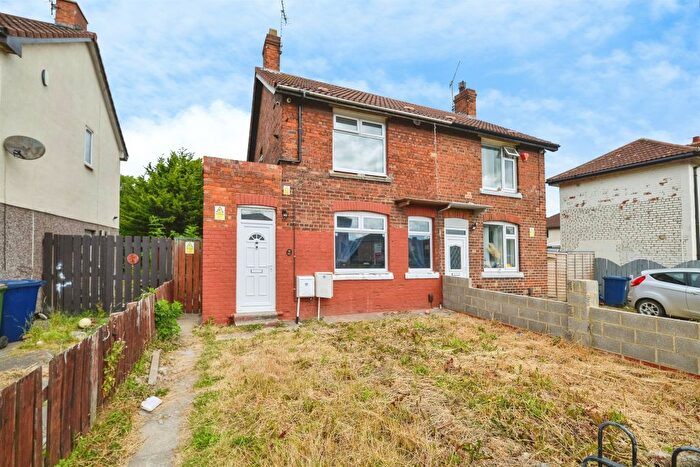 2 Bedroom Semi-detached House For Sale In Eastcroft Road, Middlesbrough, TS6