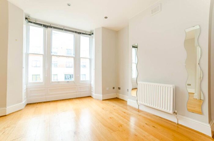 1 Bedroom Flat To Rent In Manor Gardens, Archway, London, N7