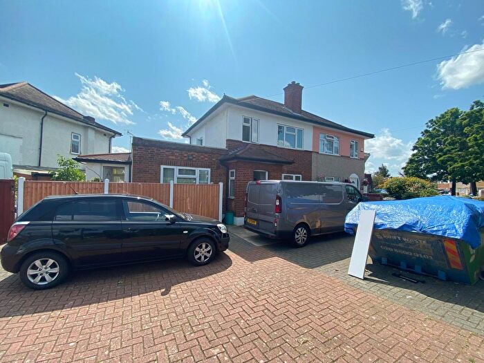 4 Bedroom Semi-Detached House To Rent In Lansbury Drive, Hayes, UB4