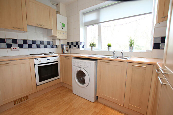 2 Bedroom Apartment To Rent In The Poplars, Headingley, Leeds, LS6