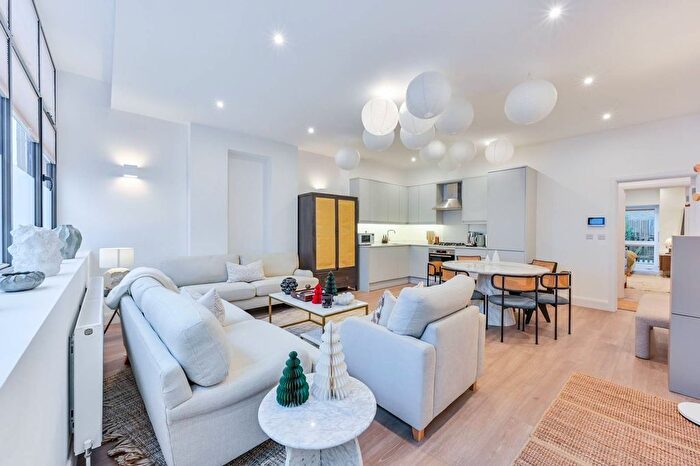 1 Bedroom Flat To Rent In Kilburn Lane, Queen's Park, London, W9