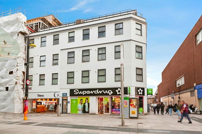 2 Bedroom Flat For Sale In High Street, Slough, SL1