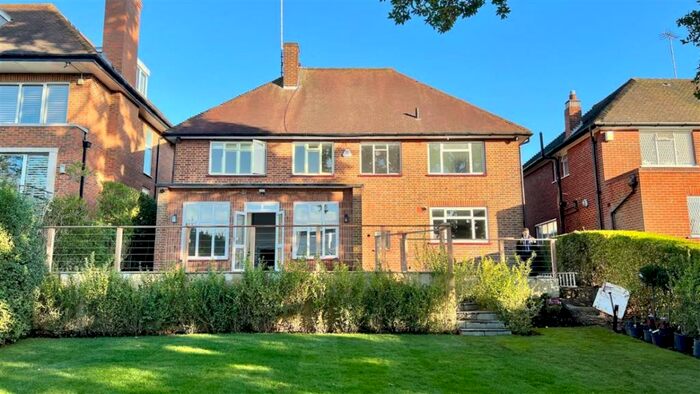 4 Bedroom Detached House To Rent In Church Mount, London, N2