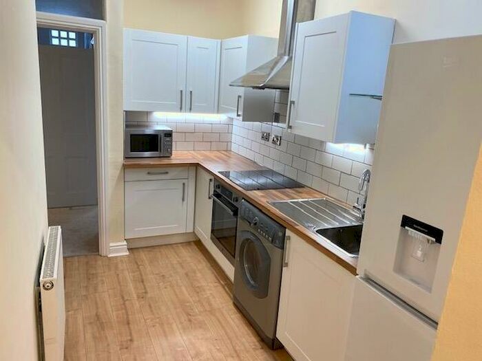 1 Bedroom Flat To Rent In Washington Buildings, Penarth, CF64
