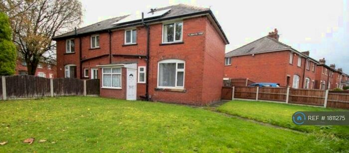 3 Bedroom Semi-Detached House To Rent In Pilkington Road, Kearsley, Bolton, BL4