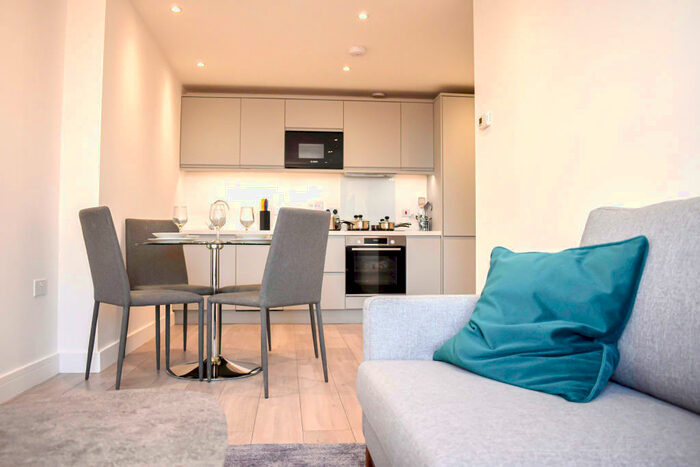 2 Bedroom Flat To Rent In Carlton House, New London Road, Chelmsford, Essex, CM2