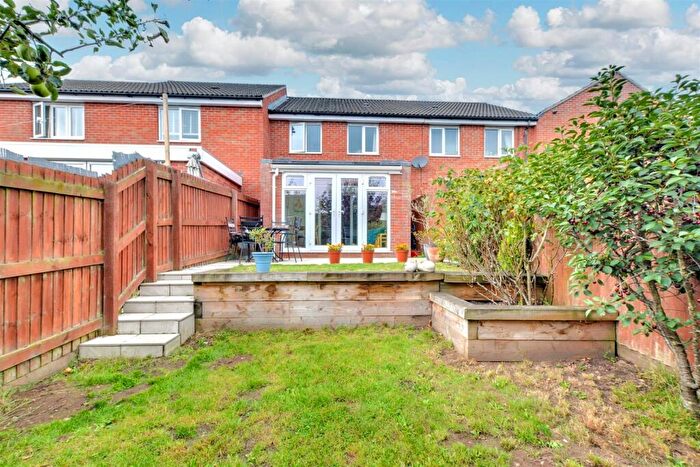 3 Bedroom Terraced House For Sale In Bull Meadow, Calverton, Nottingham, NG14