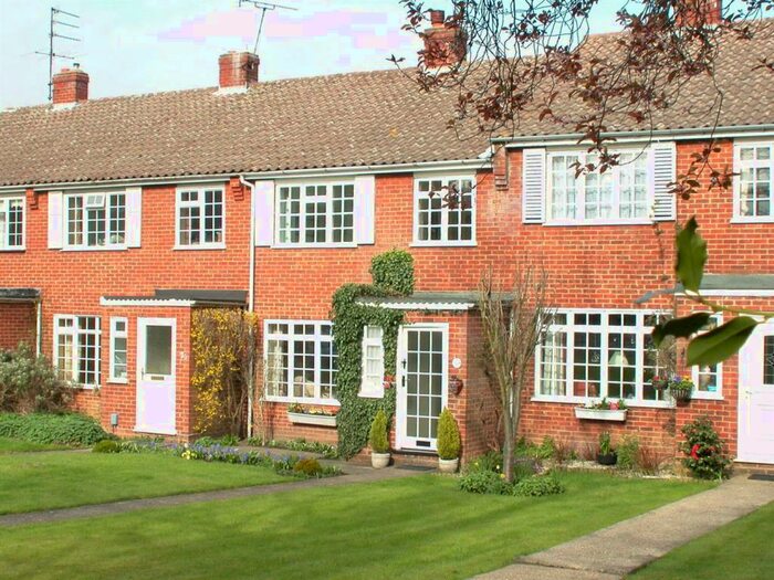 3 Bedroom Terraced House To Rent In Woking, GU22