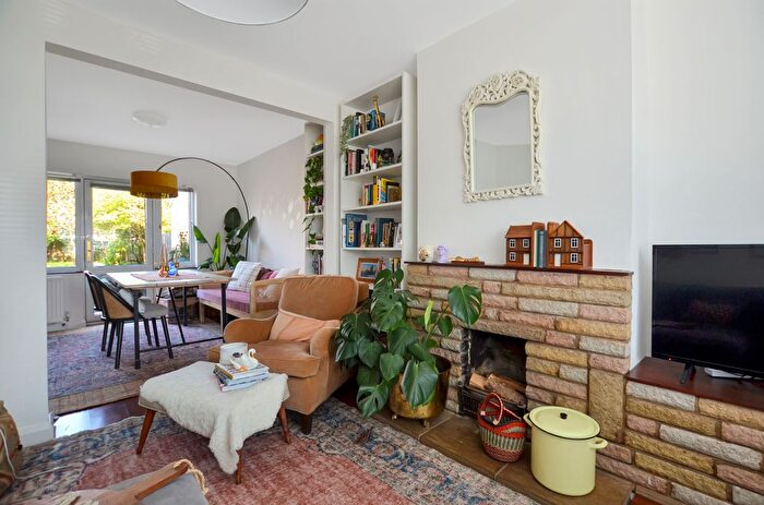 3 Bedroom Semi-Detached House To Rent In Perne Avenue, Cambridge, CB1