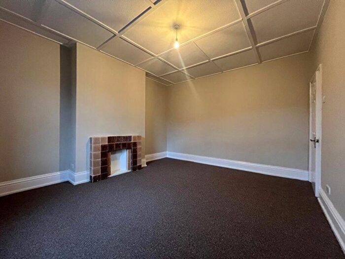 3 Bedroom Flat To Rent In Croxdale Terrace, Gateshead, NE10