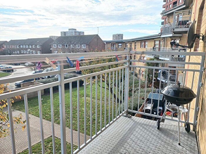 2 Bedroom Flat To Rent In Cooke Street, Barking, ., IG11