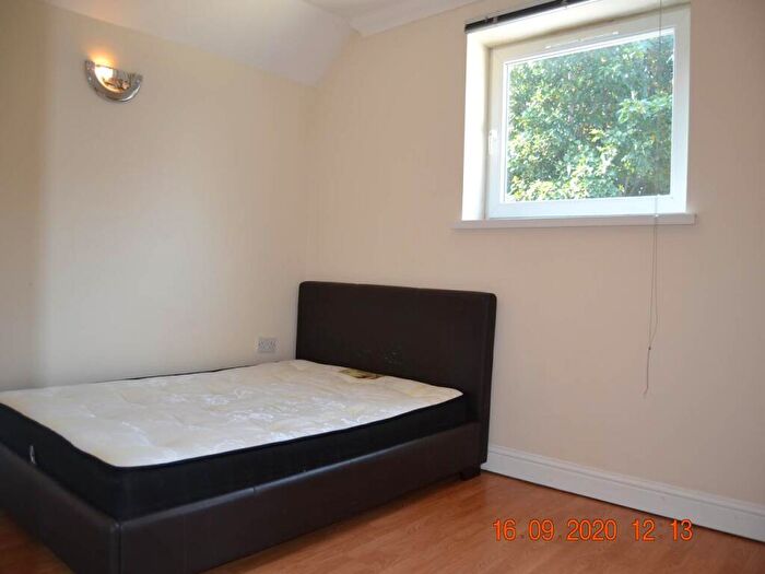 1 Bedroom Flat To Rent In Richmond Road, Roath, Cardiff, CF24