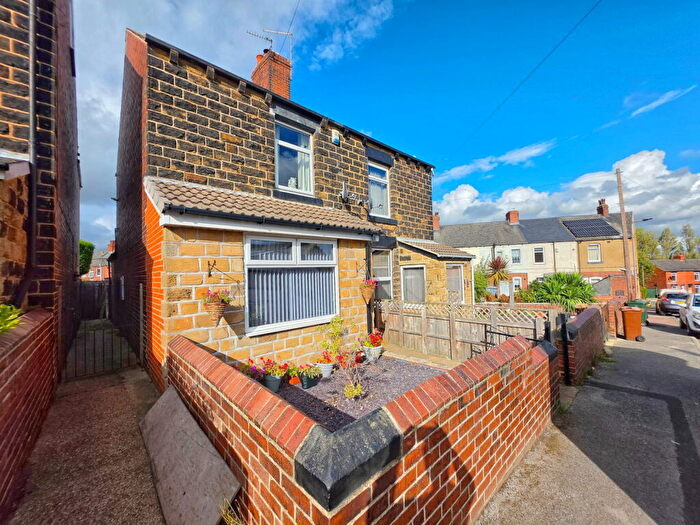 2 Bedroom Semi-Detached House For Sale In Highroyd Avenue, Cudworth, Barnsley, S72