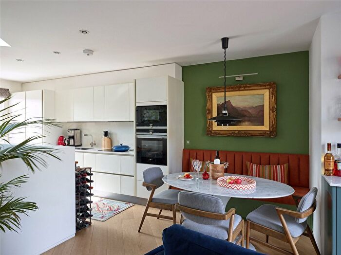 2 Bedroom Detached House To Rent In Lycett Place, Shepherds Bush, London, W12