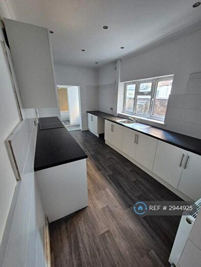 3 Bedroom Terraced House To Rent In Sidney St, Cleethorpes, DN35