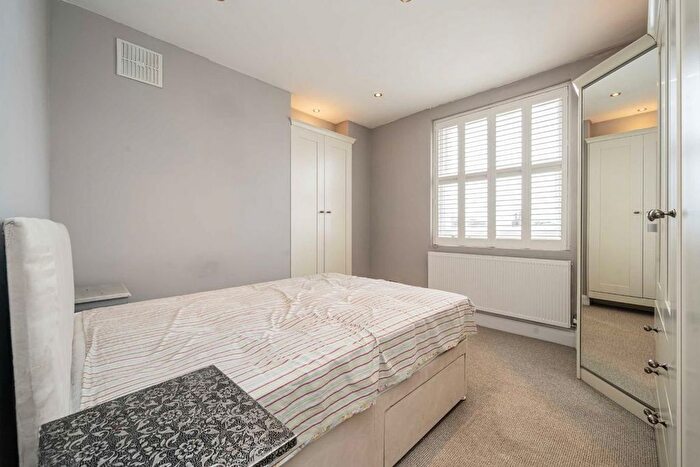 1 Bedroom Flat To Rent In Uxbridge Road, Shepherds Bush, W12