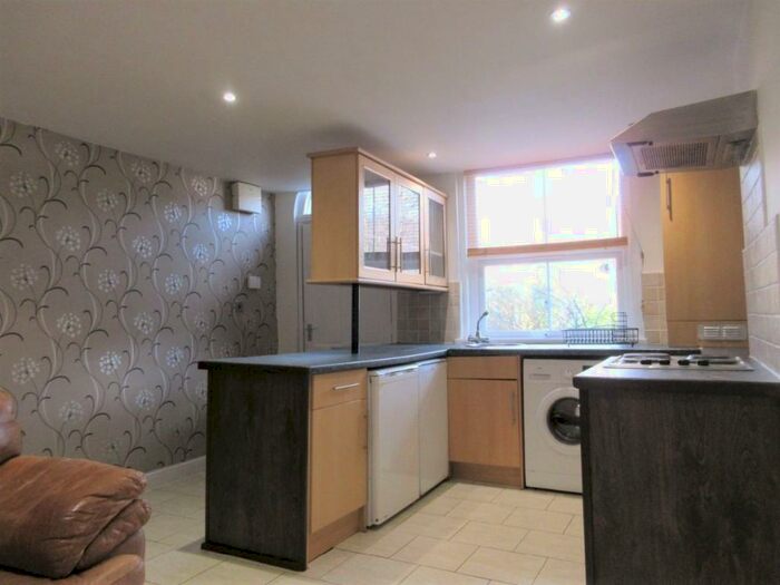 1 Bedroom Apartment To Rent In A Meanwood Road, Leeds, LS7