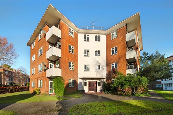 2 Bedroom Flat To Rent In Broughton Court, W13
