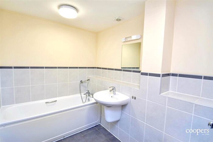 2 Bedroom Flat To Rent In Lucida Court, Whippendell Road, Watford, WD18