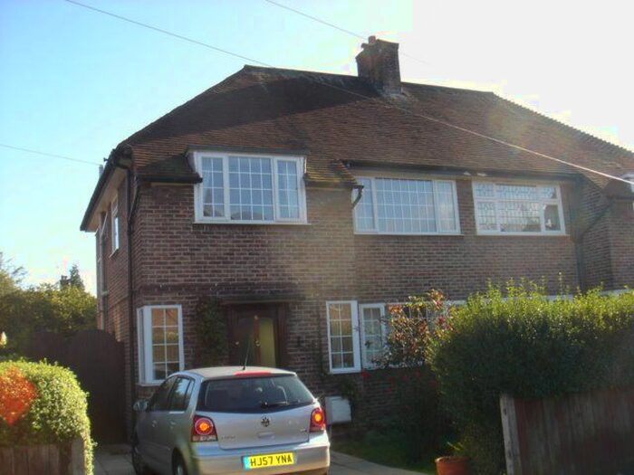 3 Bedroom Semi-Detached House To Rent In Harp Road, London, W7