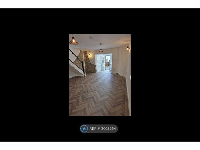 2 Bedroom Semi-Detached House To Rent In Bryn Ar Y Mor, Llanelli, SA15