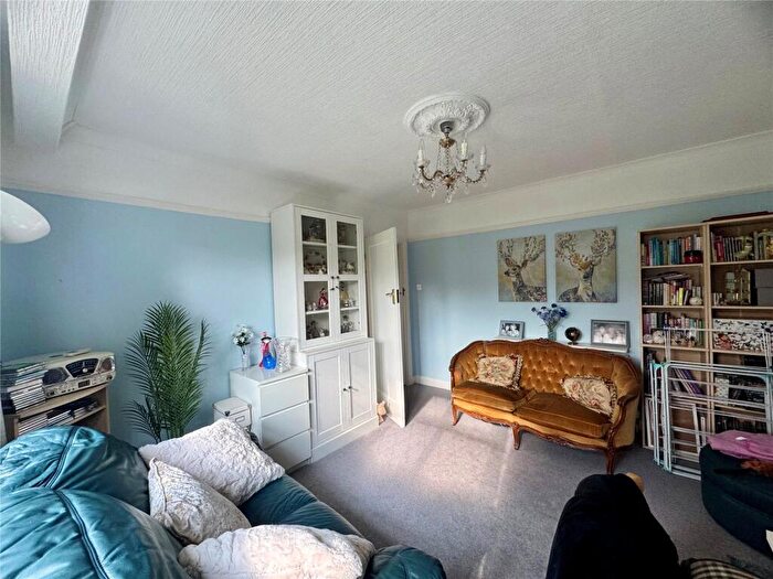 3 Bedroom Detached House To Rent In Tillingdown Hill, Caterham, Surrey, CR3