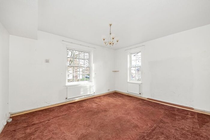 2 Bedroom Flat For Sale In Greenbay Road, London, SE7