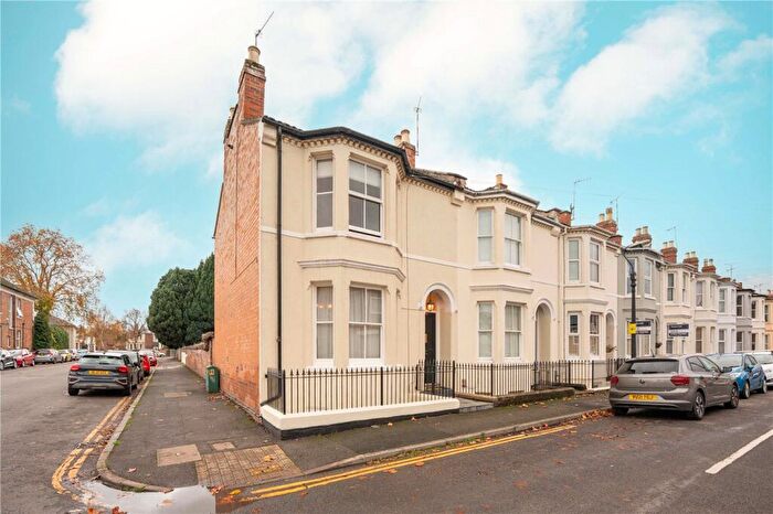 4 Bedroom End Of Terrace House For Sale In Plymouth Place, Leamington Spa, Warwickshire, CV31