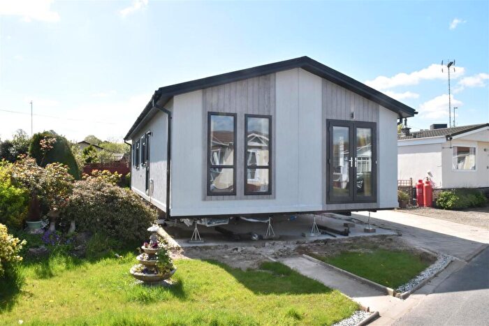 2 Bedroom Park Home For Sale In Grosvenor Park, Boroughbridge Road, Ripon, HG4