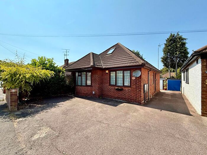 3 Bedroom Detached Bungalow For Sale In Grasmere Avenue, Luton, LU3