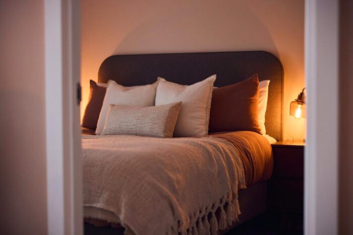 2 Bedroom Apartment To Rent In Aston Place, Birmingham, B1