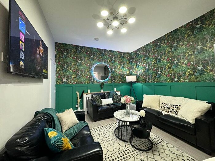 8 Bedroom House To Rent In Raddlebarn Road, Selly Oak, Birmingham, West Midlands, B29