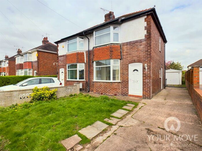 3 Bedroom Semi-Detached House To Rent In Woodside Avenue, Wistaston, Crewe, CW2