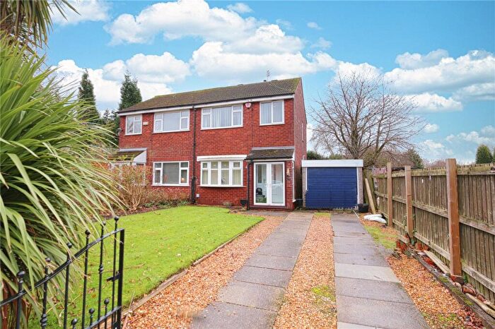 3 Bedroom Semi Detached House To Rent In Rose Hill, Denton, Manchester, Greater Manchester, M34