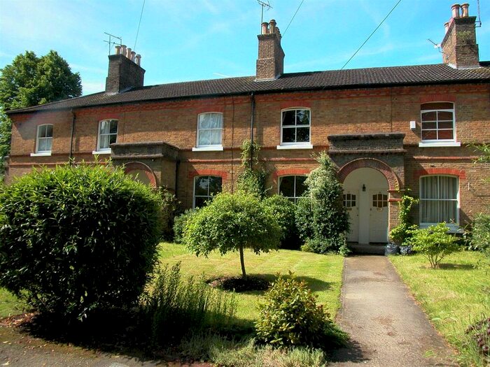 2 Bedroom Terraced House To Rent In Raglan Road, Knaphill, Woking, GU21