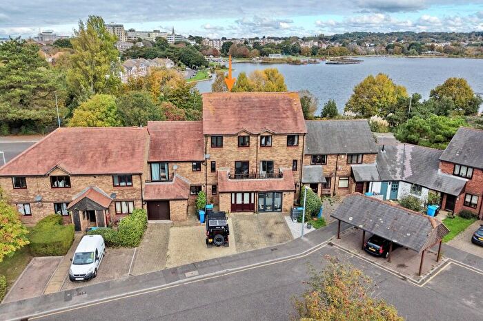 4 Bedroom Town House For Sale In Waldren Close, Baiter Park, Poole, BH15