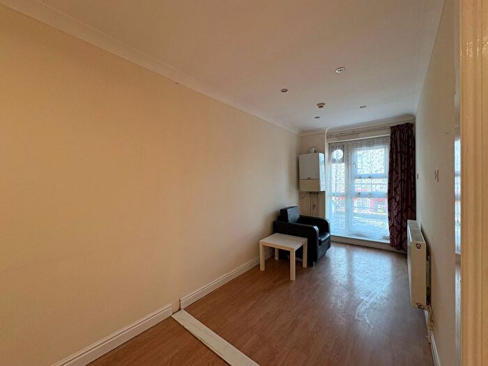 1 Bedroom Flat To Rent In Holloway Road, London, N7