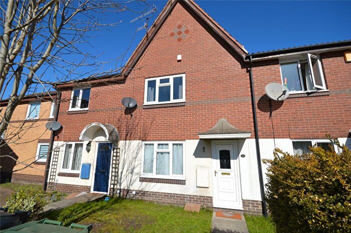 3 Bedroom Town House For Sale In Penny Lane Way, Leeds, West Yorkshire, LS10