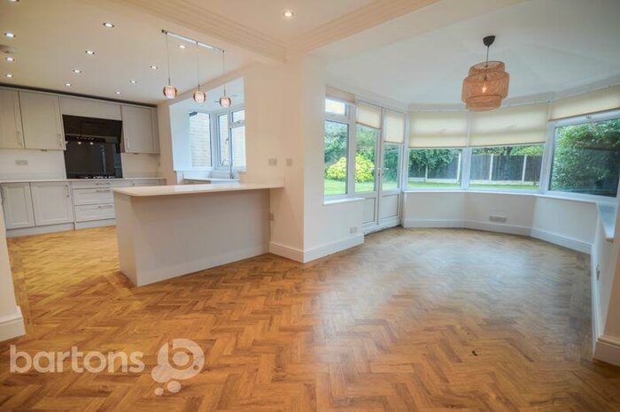 5 Bedroom Semi-Detached House To Rent In Lymister Avenue, Moorgate, S60