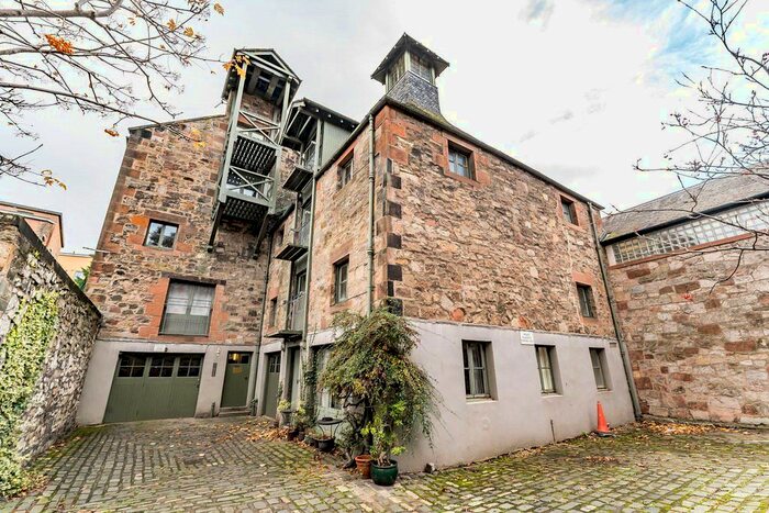 2 Bedroom Flat To Rent In Calton Road, Edinburgh, EH8