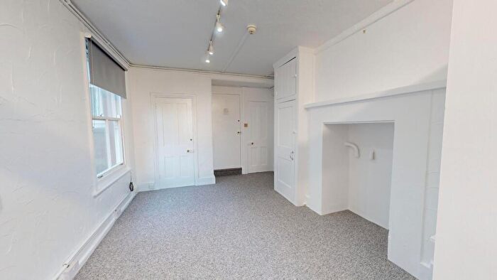 Studio To Rent In Hove Park Villas, BN3
