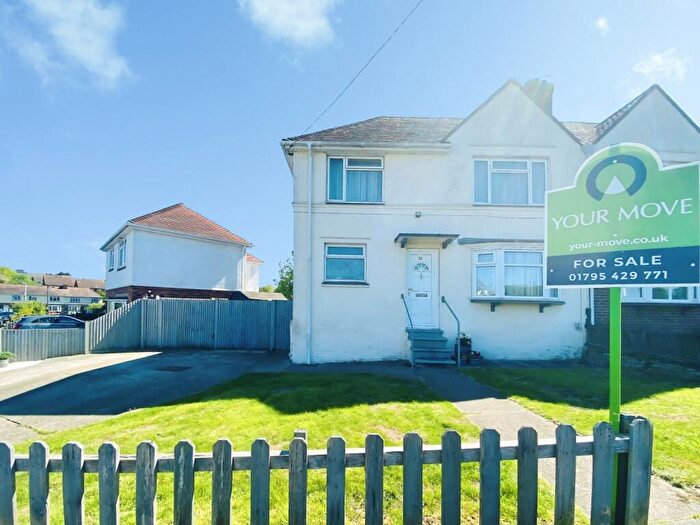 3 Bedroom Semi Detached House For Sale In South Avenue, Sittingbourne, Kent, ME10