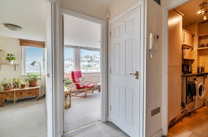 2 Bedroom Flat For Sale In Youngs Park Road, Paignton, Devon, TQ4