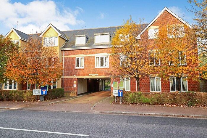 2 Bedroom Flat To Rent In Southdown Road, Harpenden, AL5