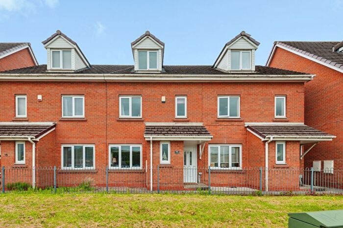 4 Bedroom Town House For Sale In Elton Head Road, St. Helens, Merseyside, WA9