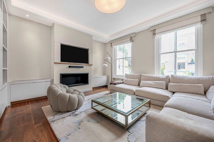 4 Bedroom Maisonette To Rent In Ifield Road, London, SW10