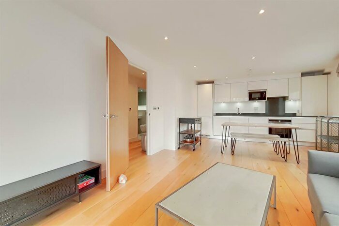 2 Bedroom Flat To Rent In Cavell Street, London, E1