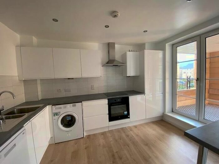 2 Bedroom Flat To Rent In Roseburn Maltings, Edinburgh, EH12