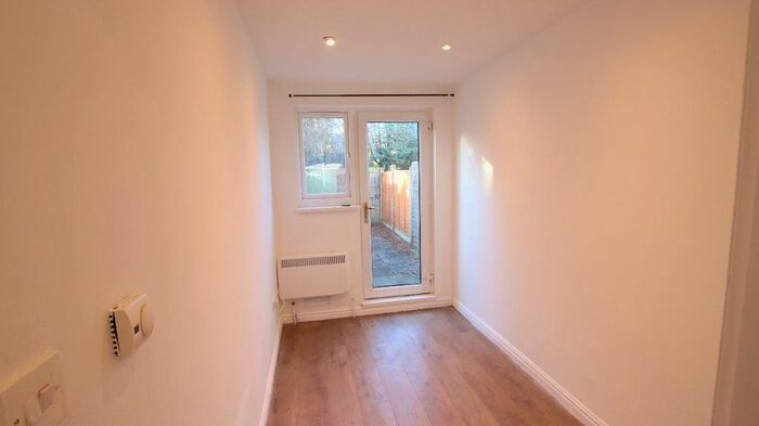 Studio To Rent In The Fairway, London NW7